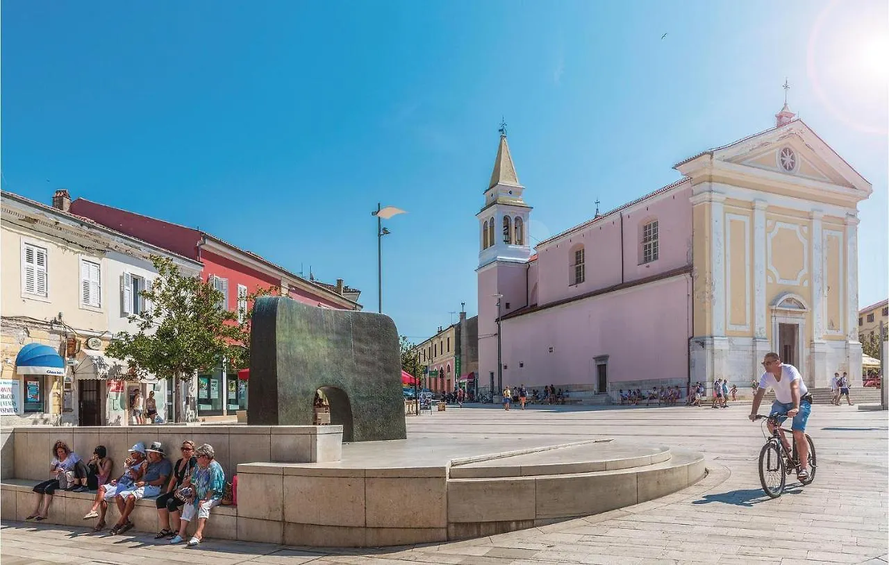 Beautiful Apartment In Porec With Wifi