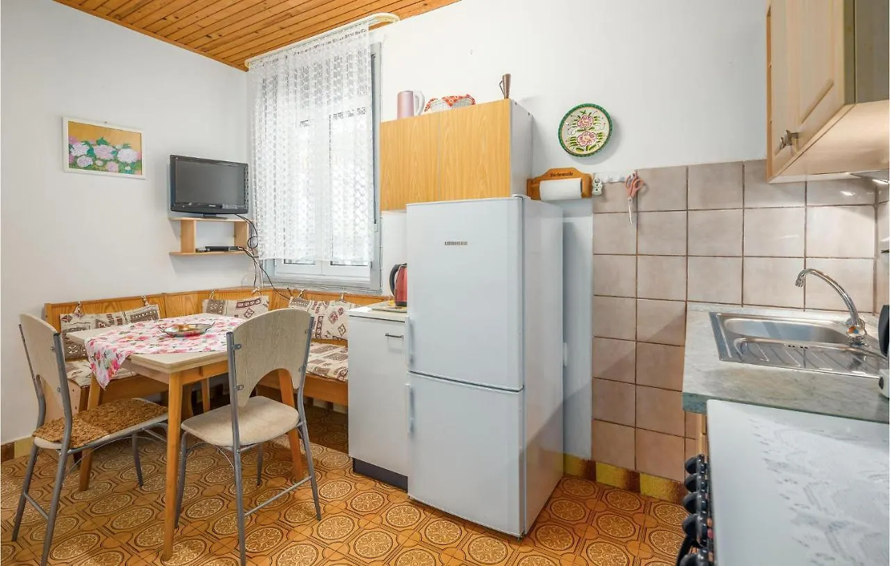 Beautiful Apartment In Porec With Wifi
